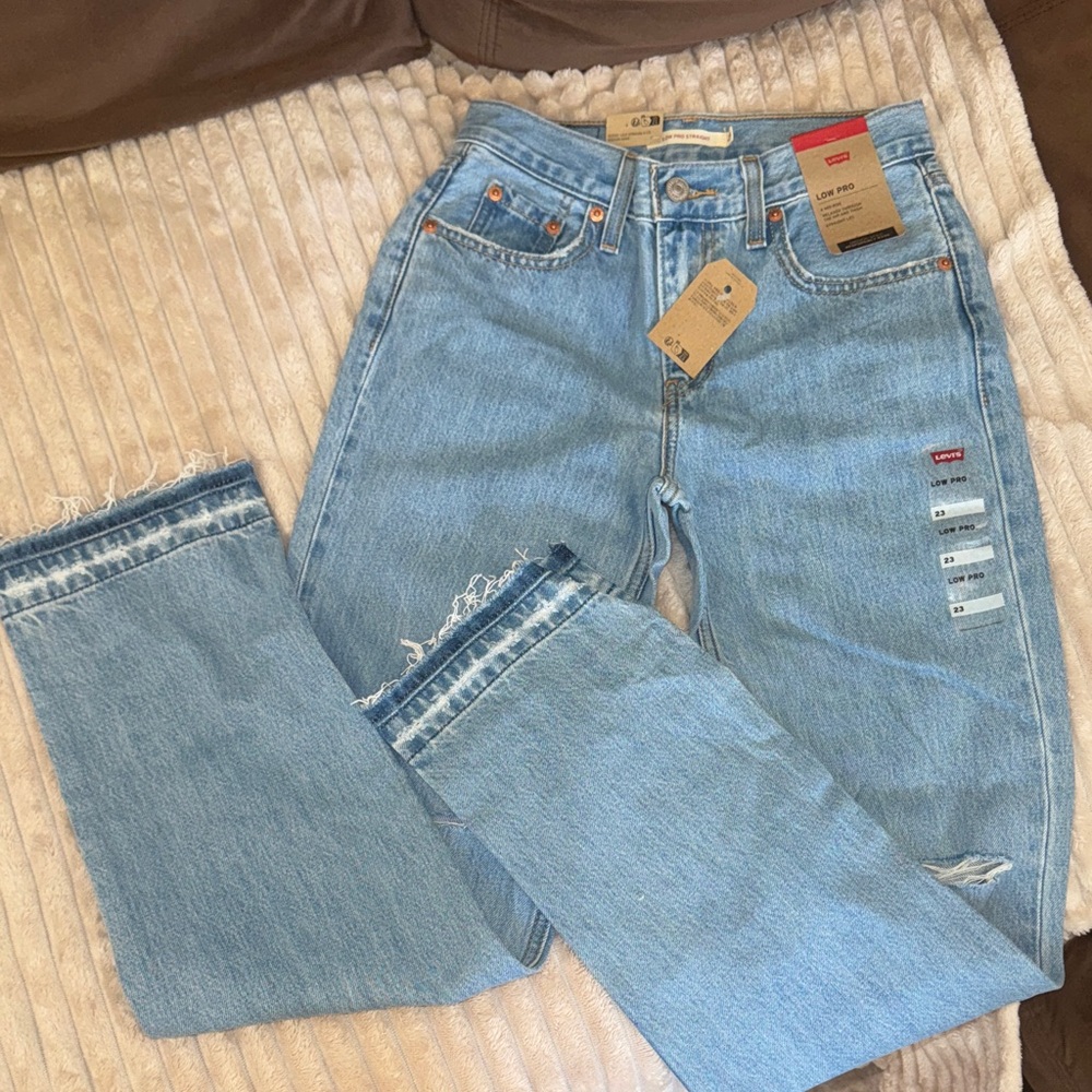 🆕 Levi's Women's Low-Pro Straight Leg Jeans